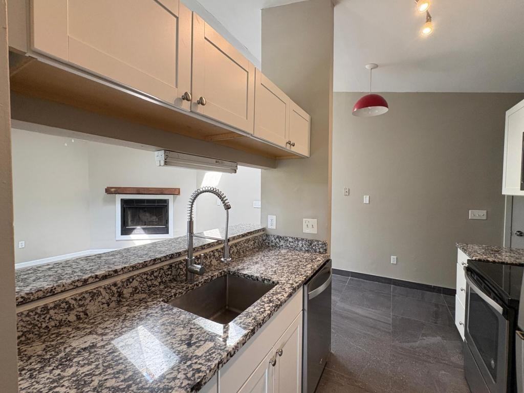 86 W 8th Ave - Photo 6 of 43