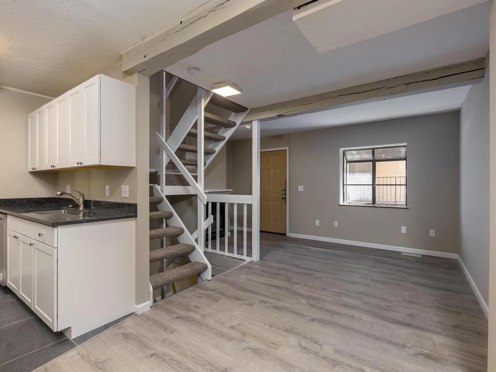 91 W 9th Ave - Photo 5 of 24