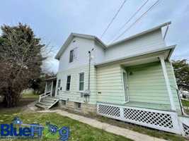 featured image of 118 W 12th Ave #UPPER