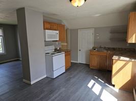 featured image of 118 W 12th Ave #UPPER