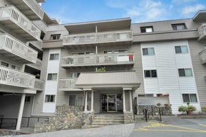 featured image of 948 Esquimalt Rd