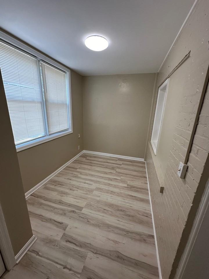 1720 R St Se #3 - Photo 6 of 9