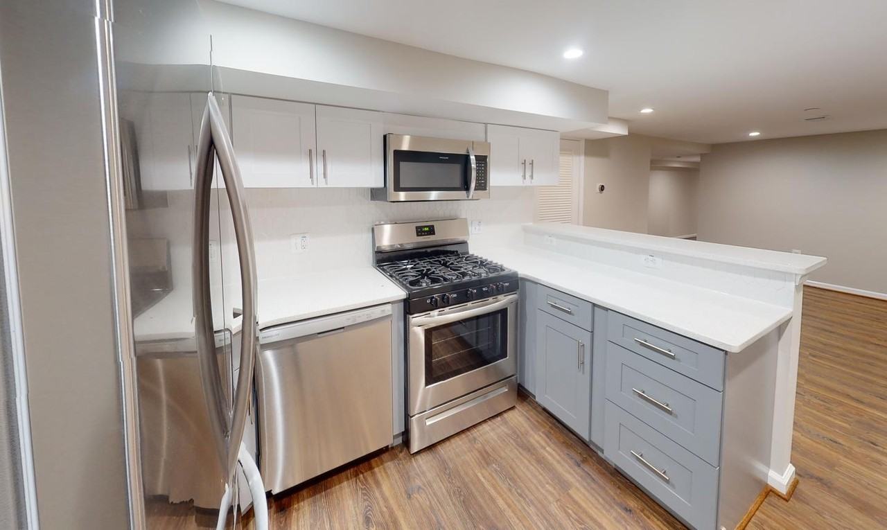 1330 Fairmont St Nw - Photo 2 of 11