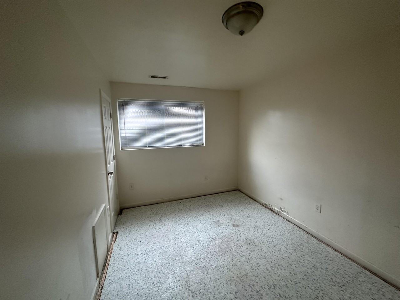 5055 B St Se #202 - Photo 3 of 19