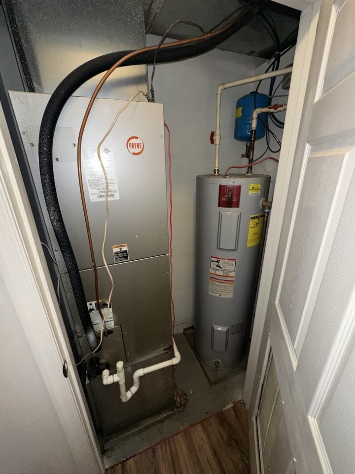 5055 B St Se #202 - Photo 3 of 19