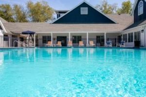 featured image of 100 Lenox Pl