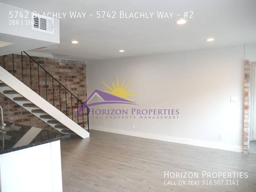 5742 Blachly Way - 5742 Blachly Way #2 - Photo 4 of 13