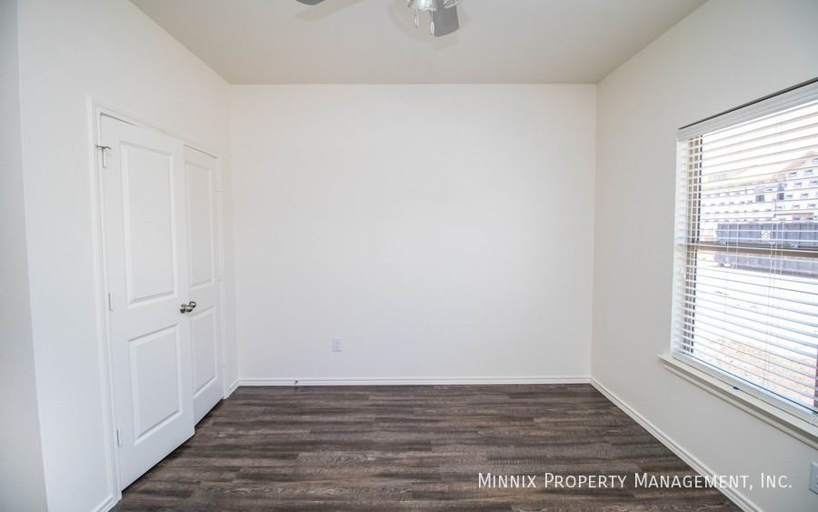 6914 20th St - Photo 4 of 28