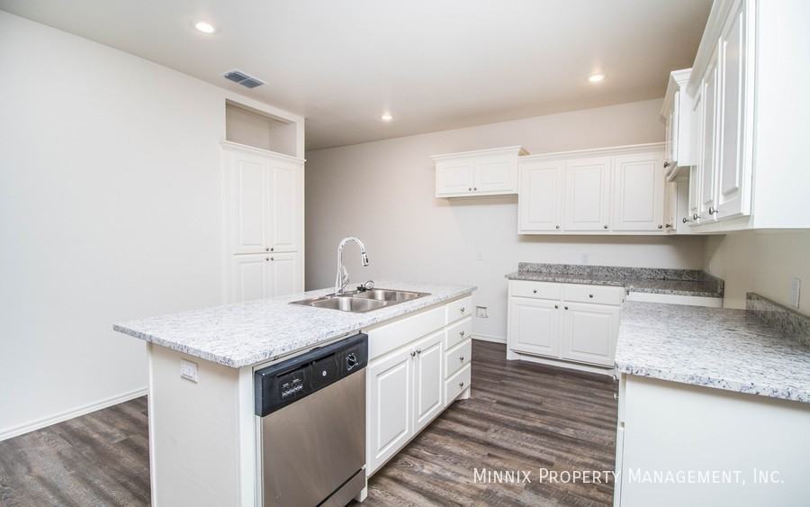 6914 20th St - Photo 6 of 28