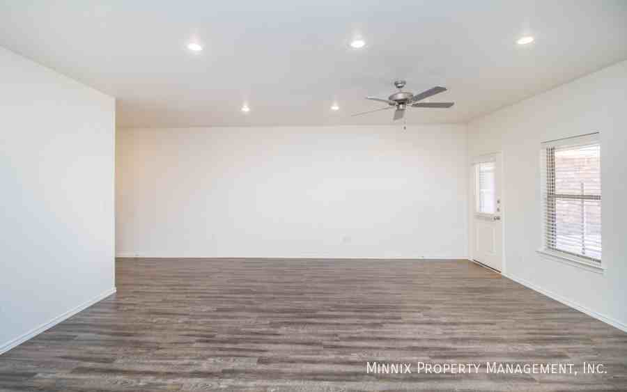 6914 20th St - Photo 7 of 28