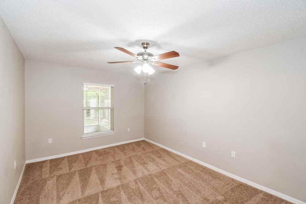 2668 Lantana Lakes Dr W - Photo 7 of 16