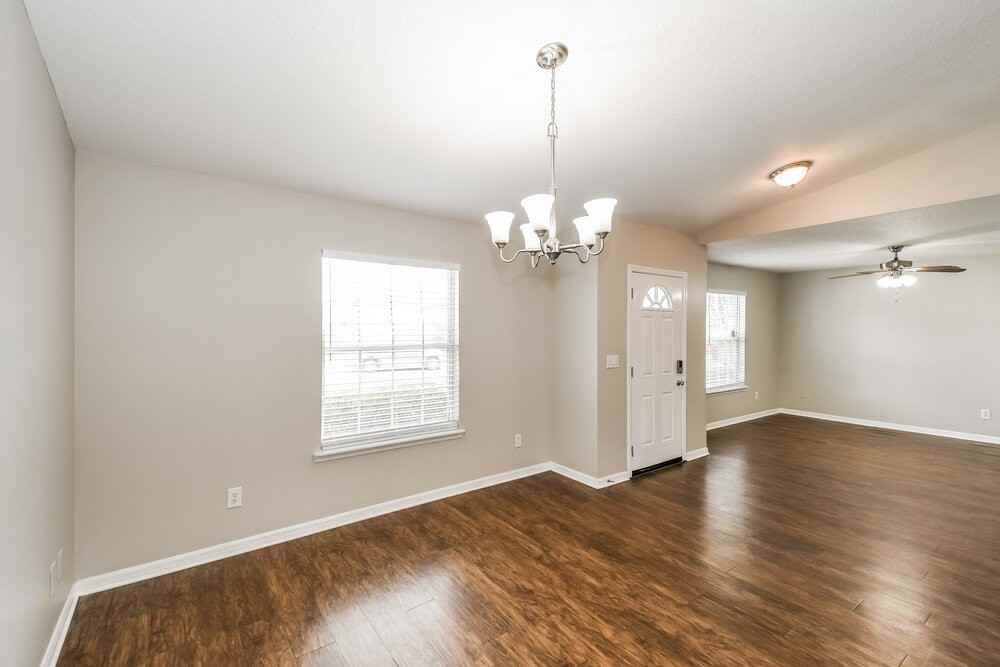 1760 Glen Laurel Dr - Photo 5 of 16