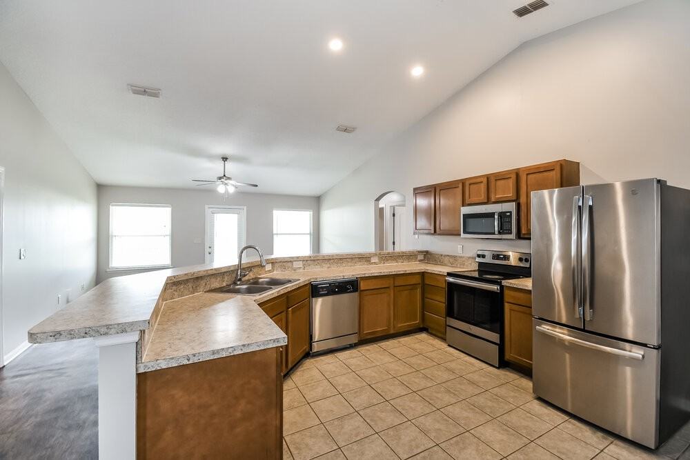 1760 Glen Laurel Dr - Photo 6 of 16