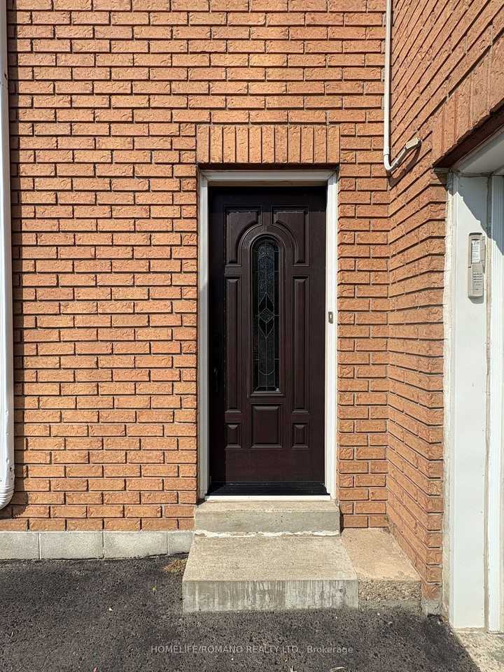 32 Plewes Road - Photo 2 of 14