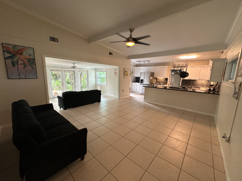 1648 Maravilla Ave - Photo 5 of 13