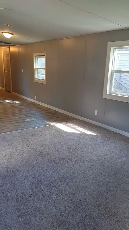 111 Lindsay Dr - Photo 5 of 14