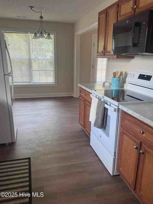 367 Branchwood Dr - Photo 4 of 14