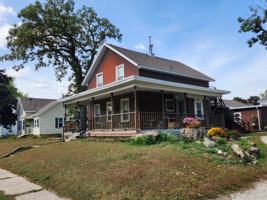 featured image of 416 3rd St Nw #1stFL