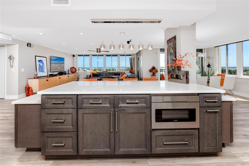 736 Island Way #602 - Photo 2 of 15