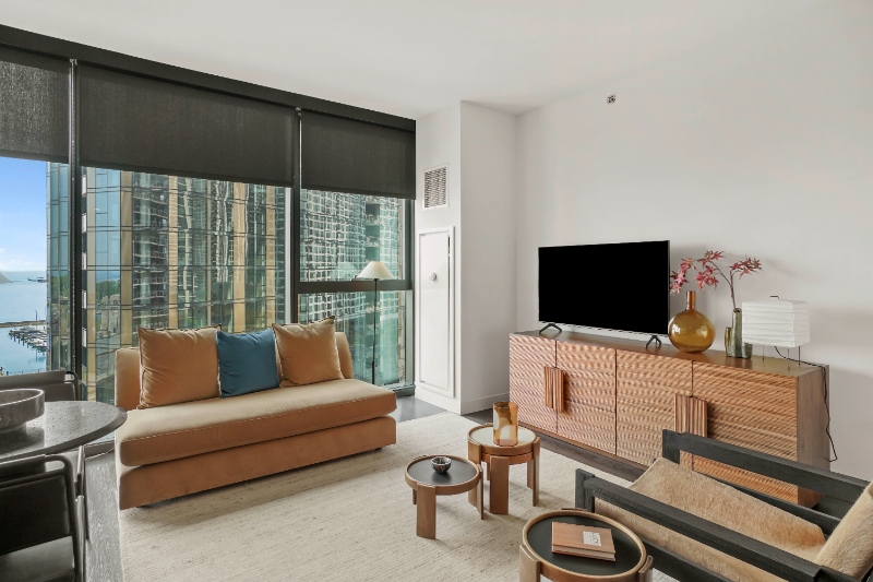 445 E Waterside Dr - Photo 2 of 8