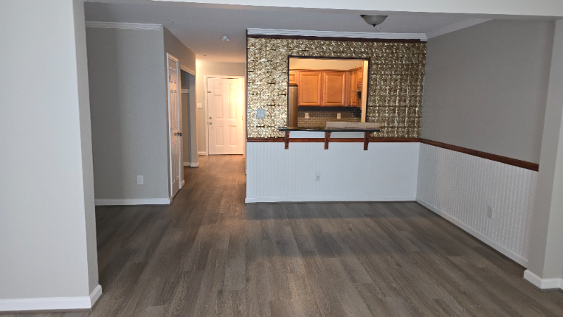 1812 Country Village Boulevard - Photo 4 of 16