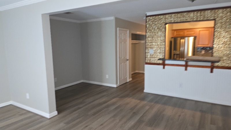 1812 Country Village Boulevard - Photo 5 of 16