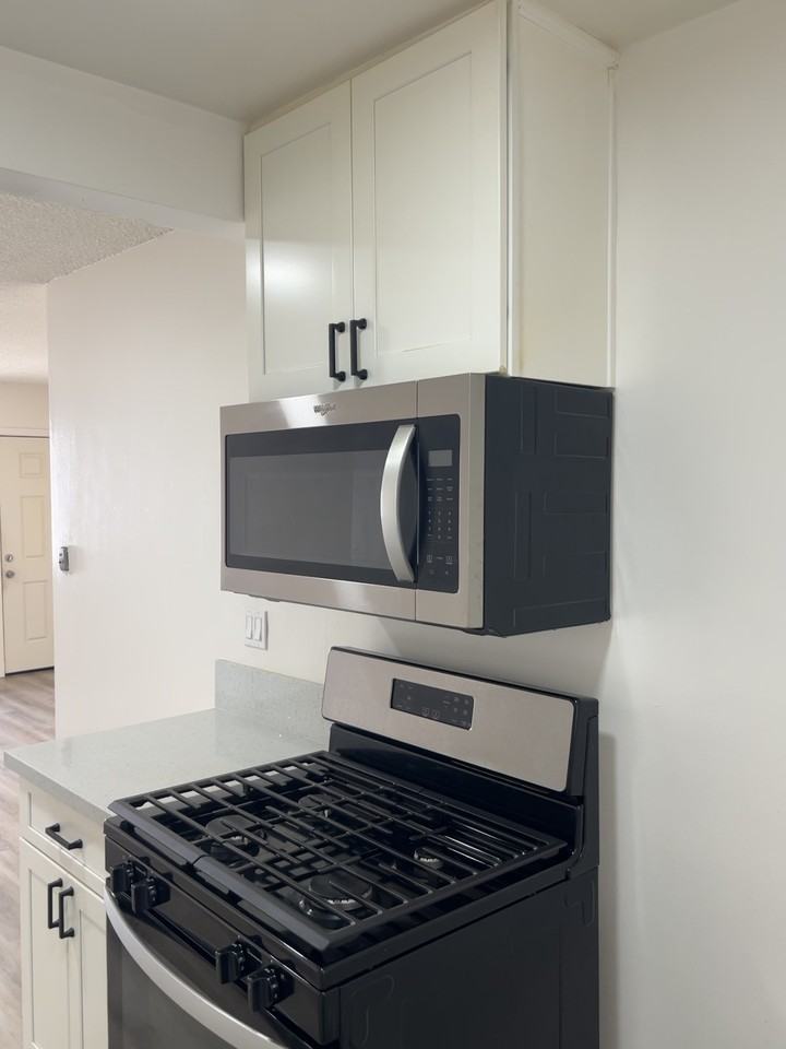 701 S Garfield Ave #D - Photo 2 of 7