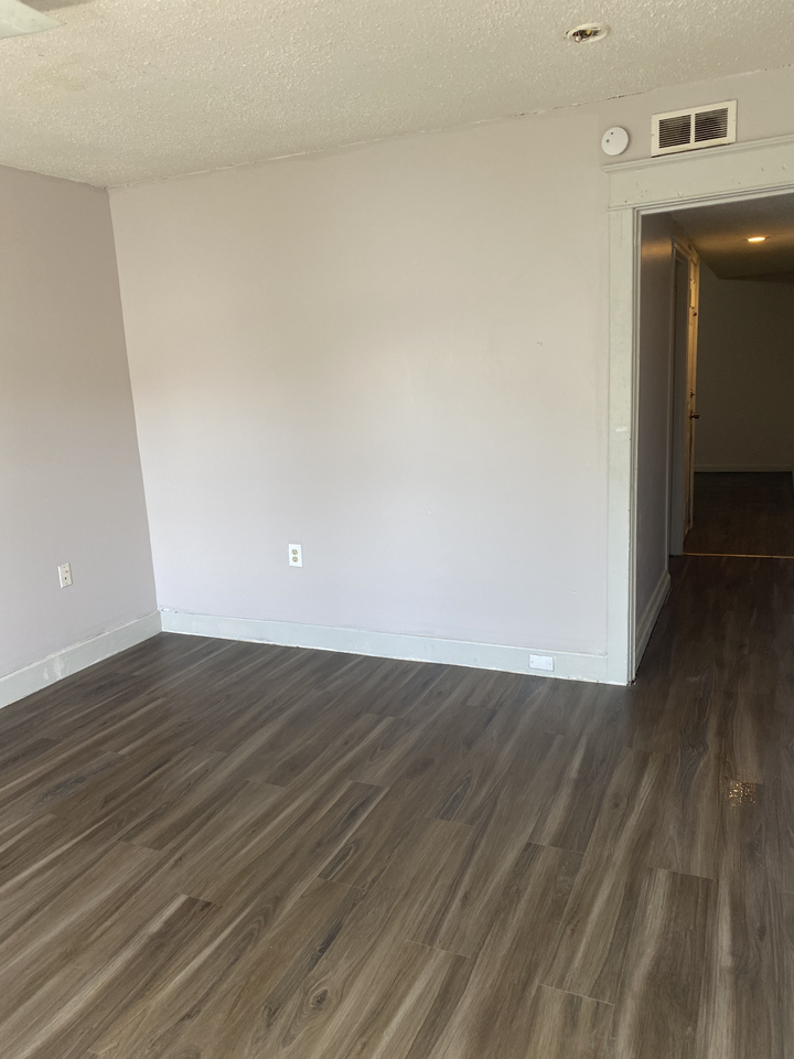 412 N Rock St #C - Photo 2 of 10