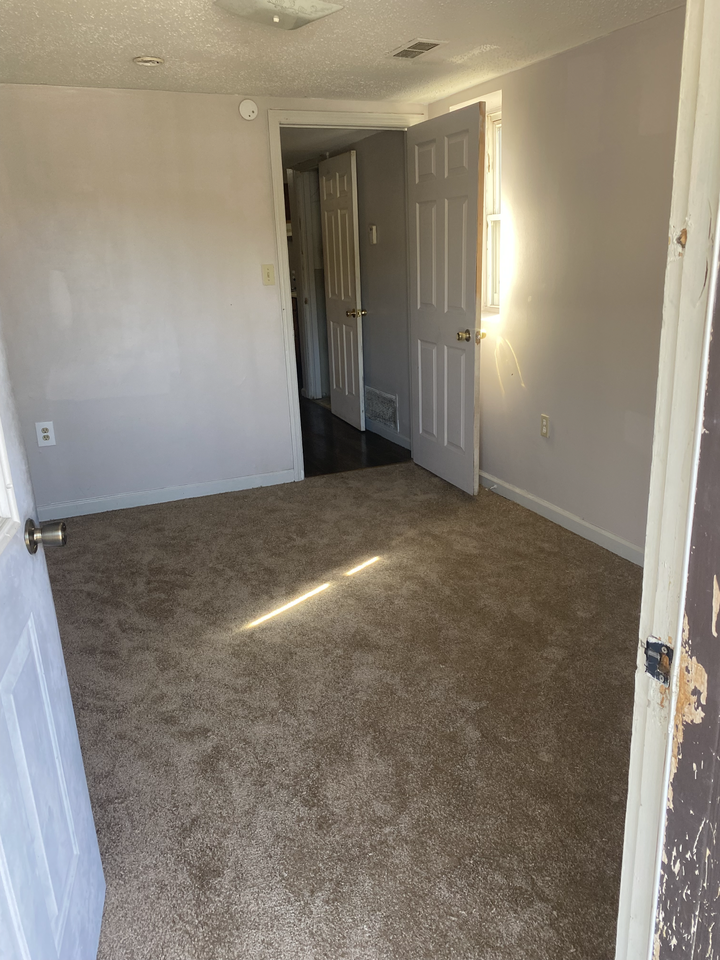 412 N Rock St #C - Photo 5 of 10