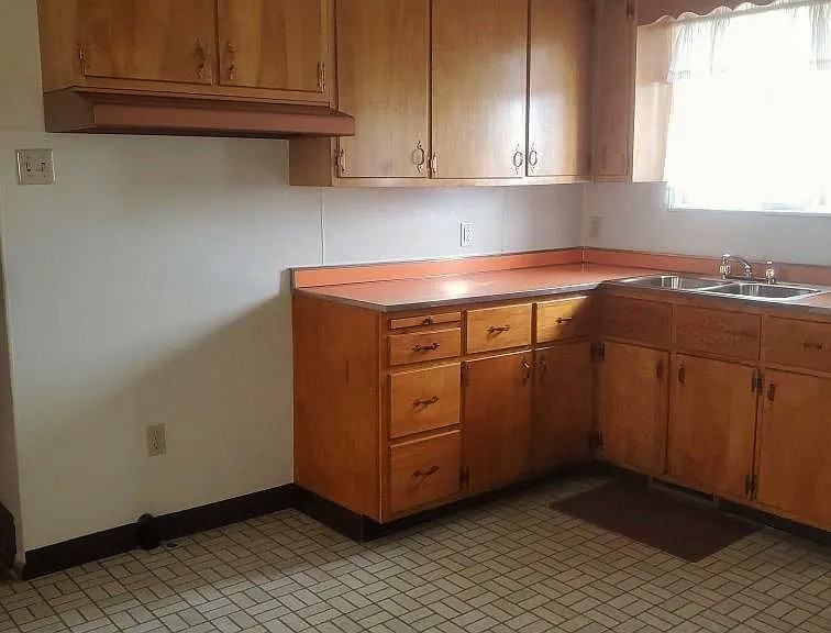 108 River Ave #1 - Photo 5 of 20