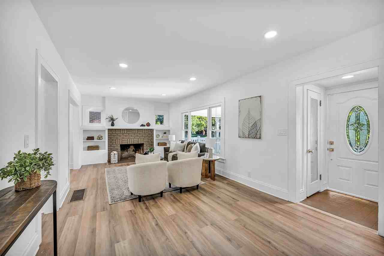 2128 Hampstead Rd #NA - Photo 3 of 17