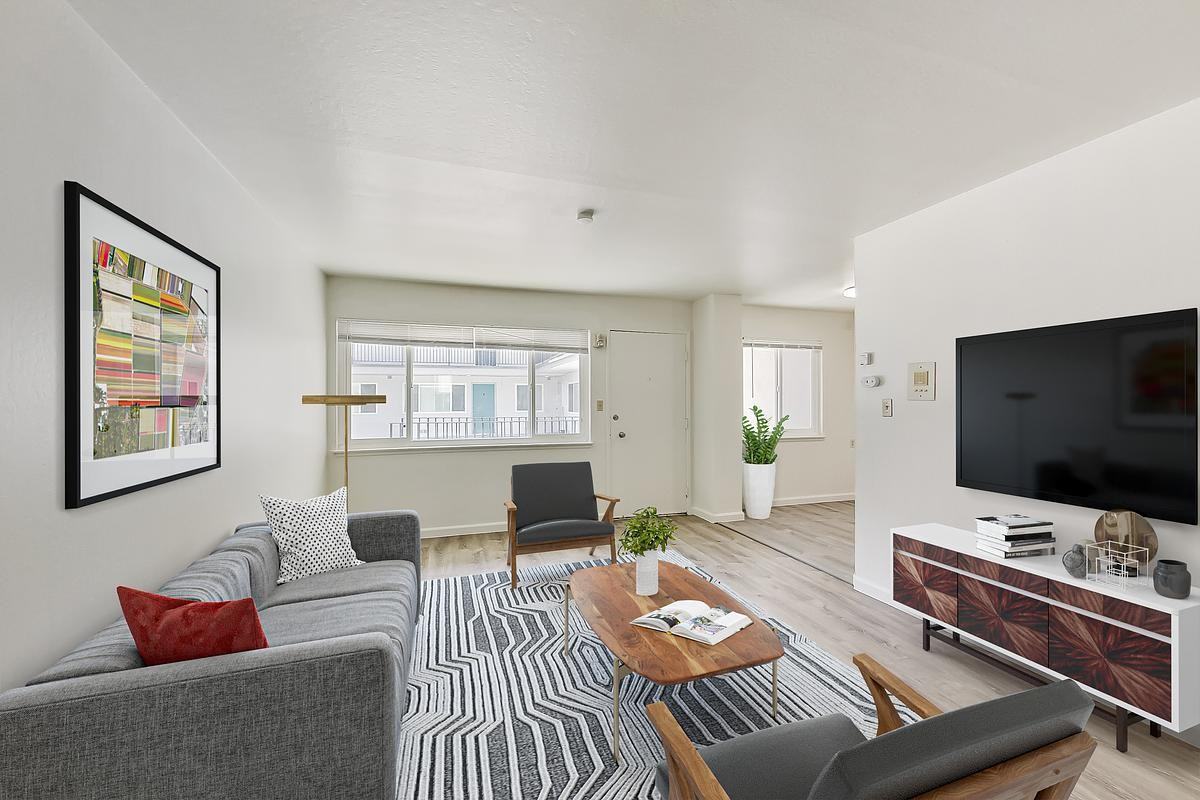 1008 E 23rd St - Photo 4 of 18