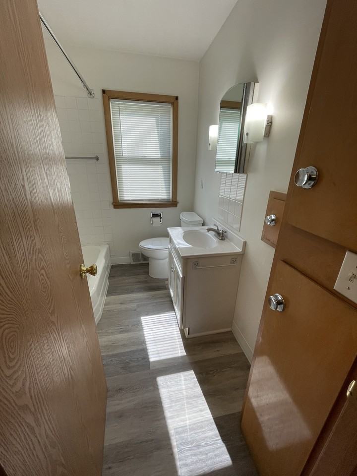 1422 9th St Nw #NA - Photo 7 of 10