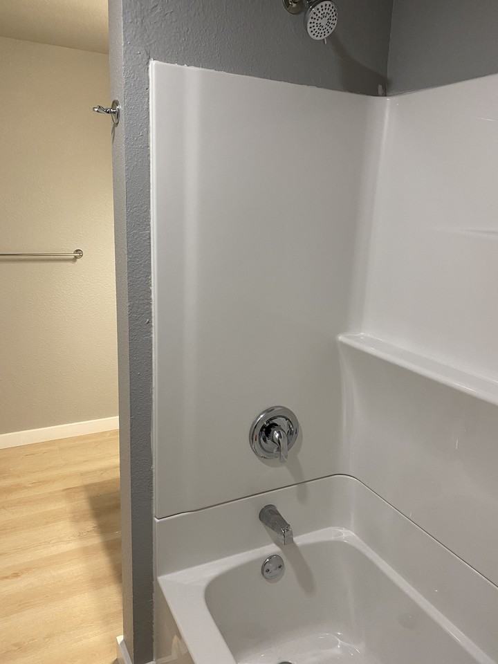 1024 Saint Clair Ave #NA - Photo 6 of 25