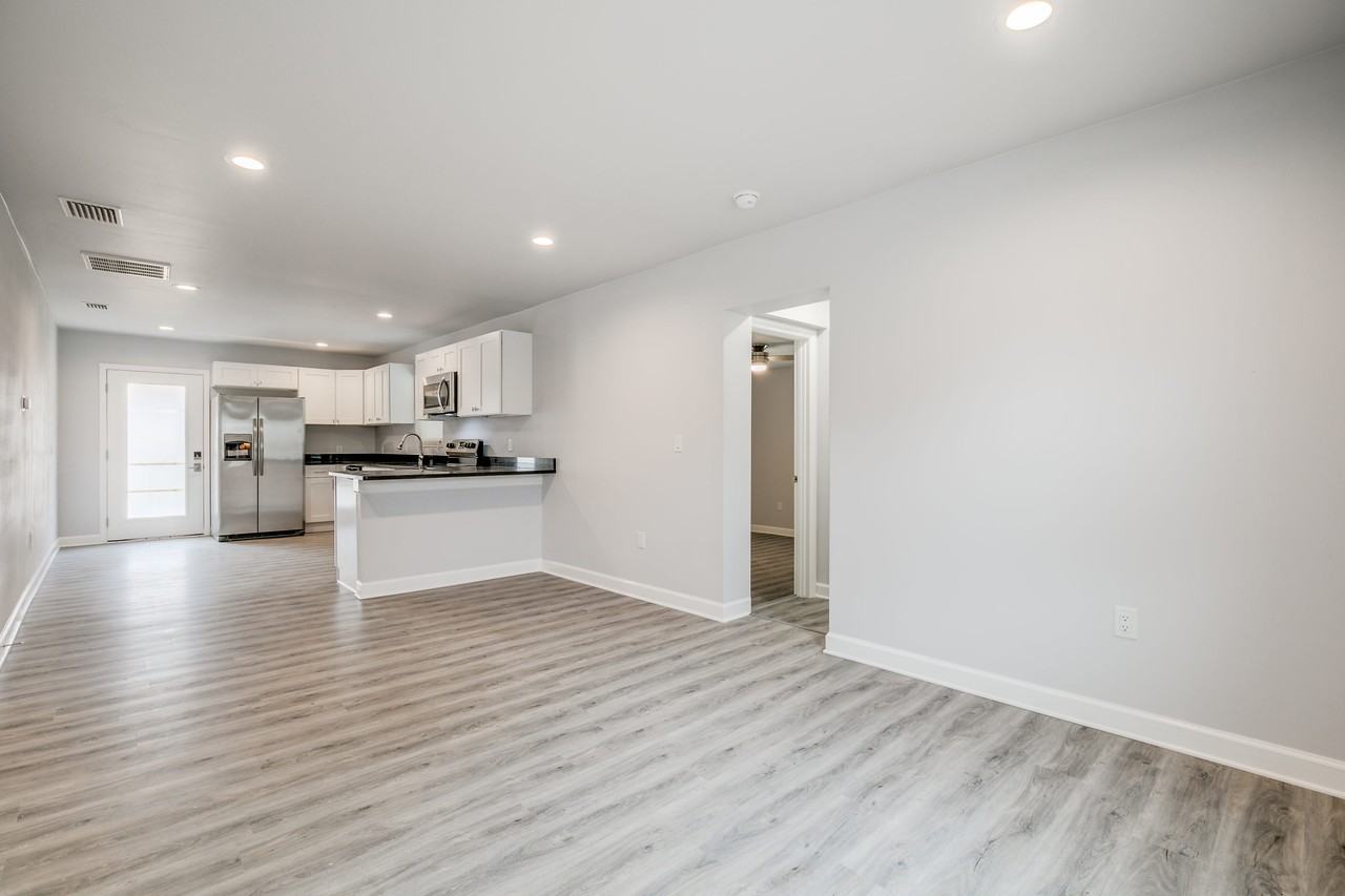 2012 Maple Ave #B - Photo 7 of 28