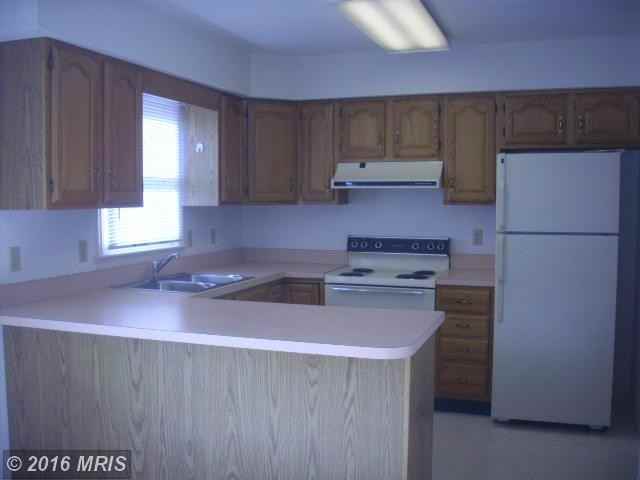 185 Baumgardner Ct - Photo 2 of 7
