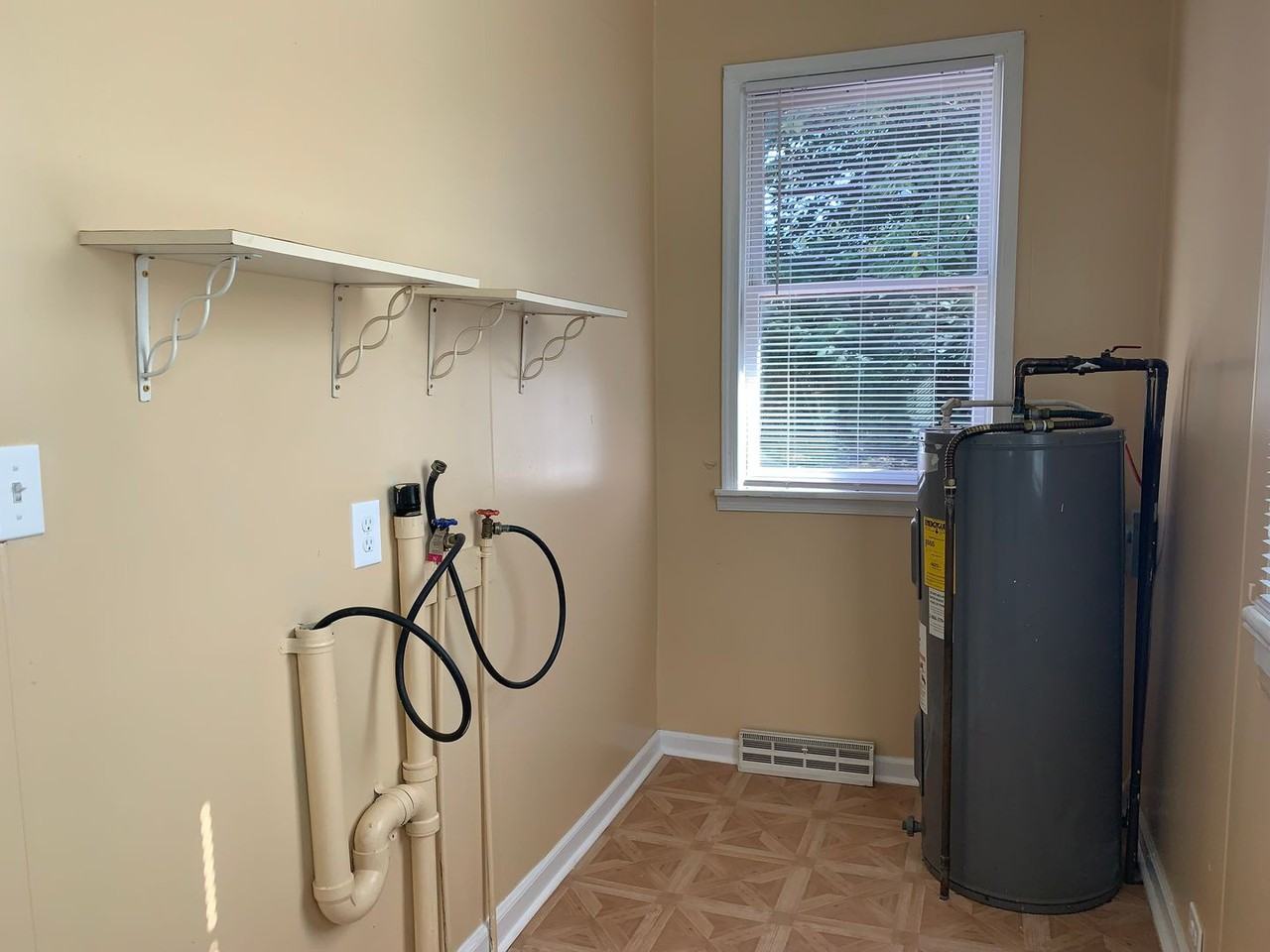 2536 Carter St - Photo 3 of 20