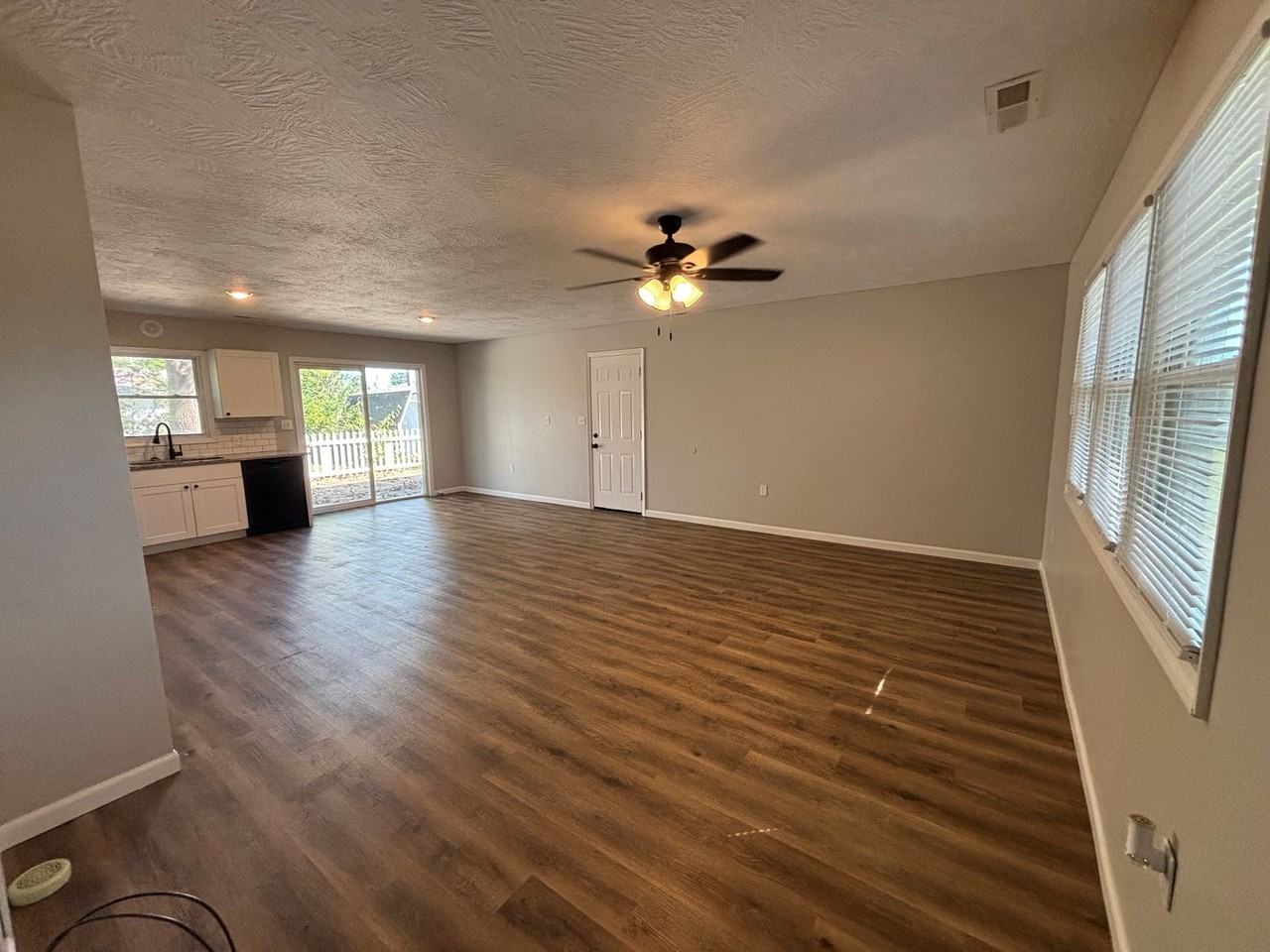 2737 W Seminole St - Photo 2 of 24