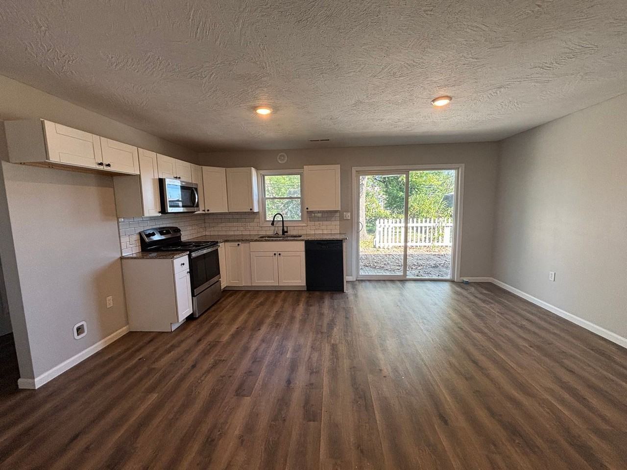 2737 W Seminole St - Photo 4 of 24