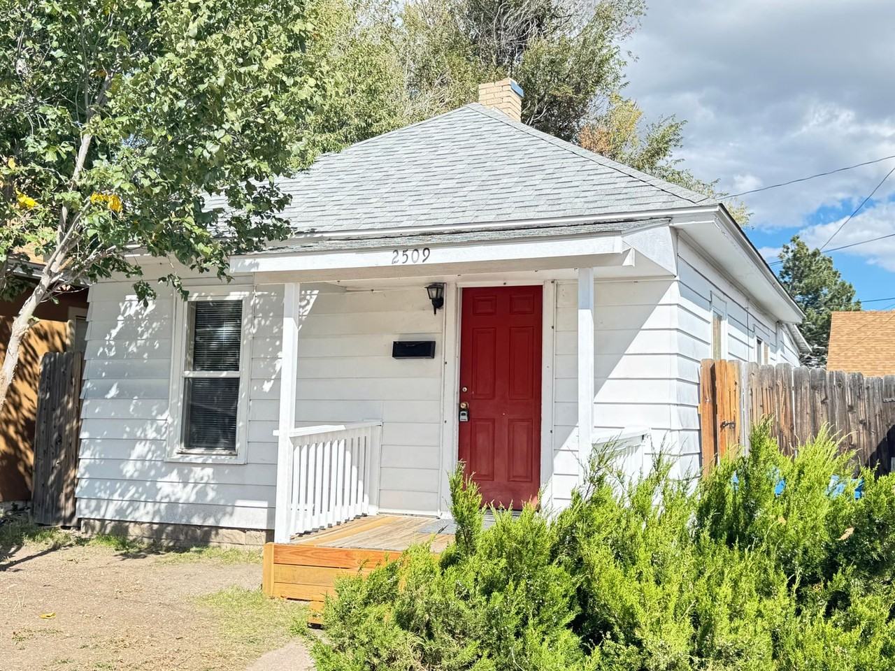 2509 Bent Ave - Photo 2 of 16
