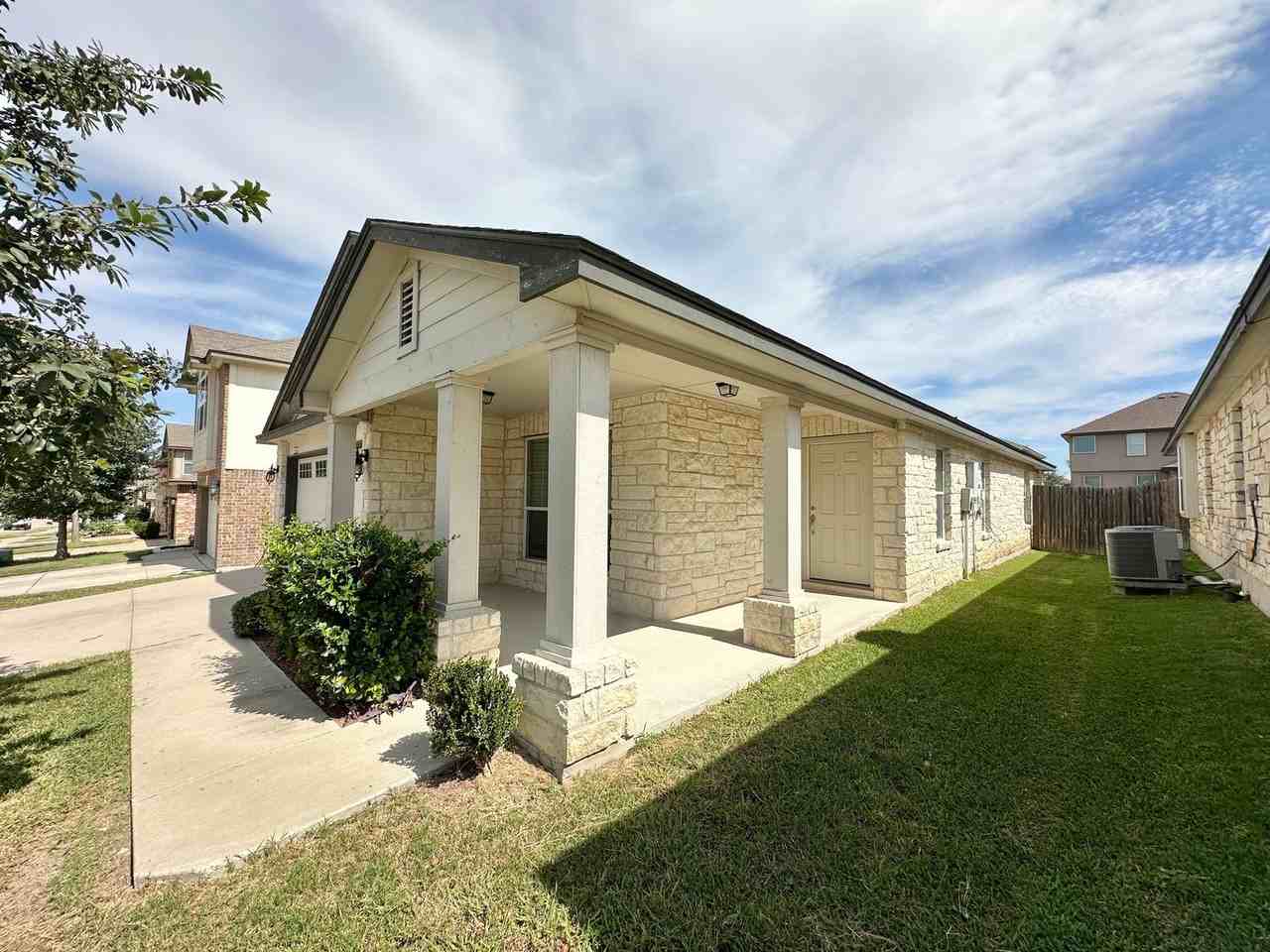 9600 Raeburn Ct - Photo 2 of 34