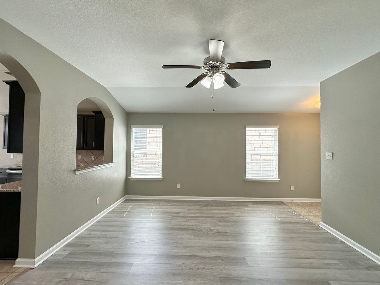 9600 Raeburn Ct - Photo 7 of 34