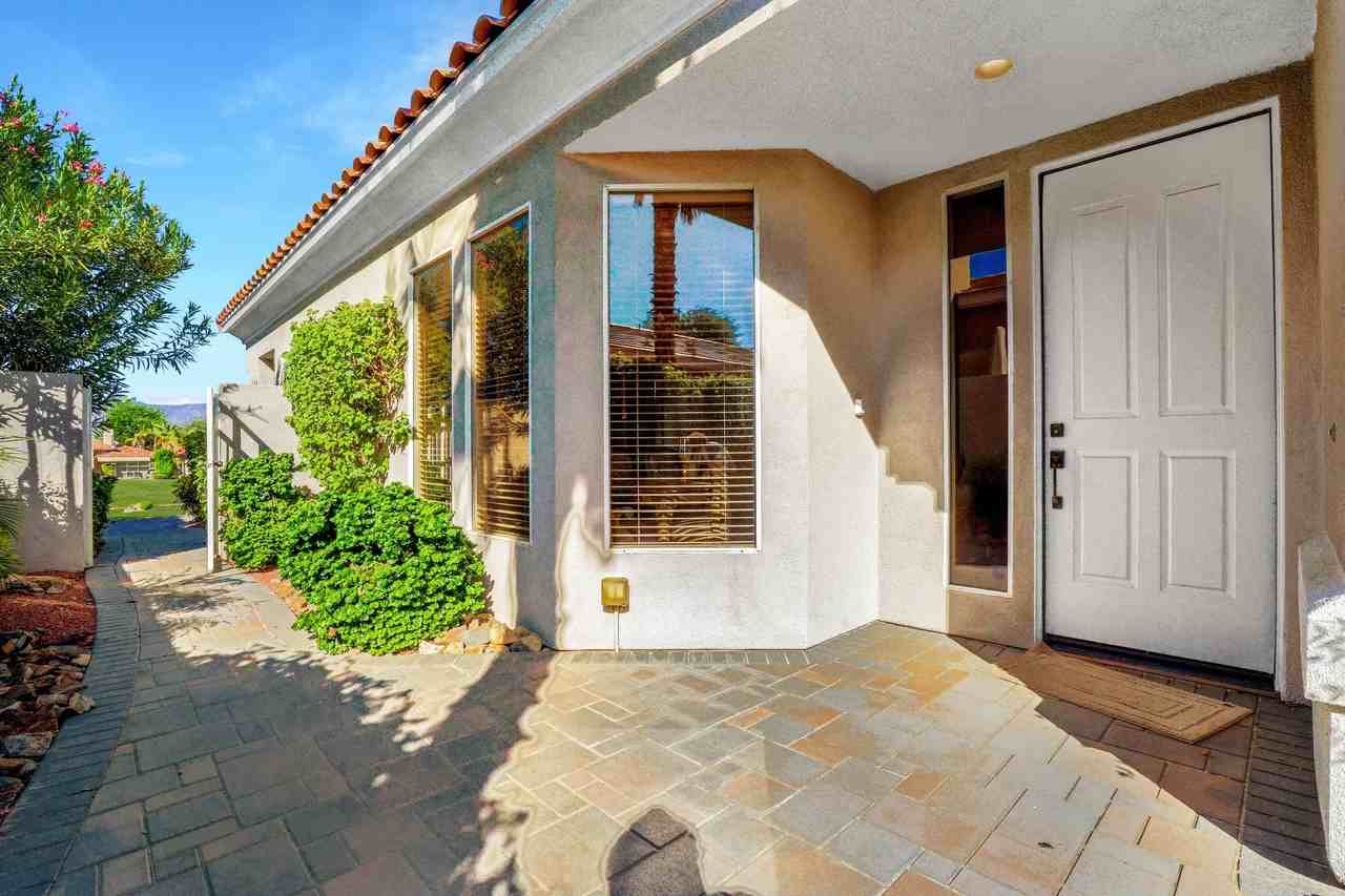 496 Desert Holly Dr - Photo 3 of 26