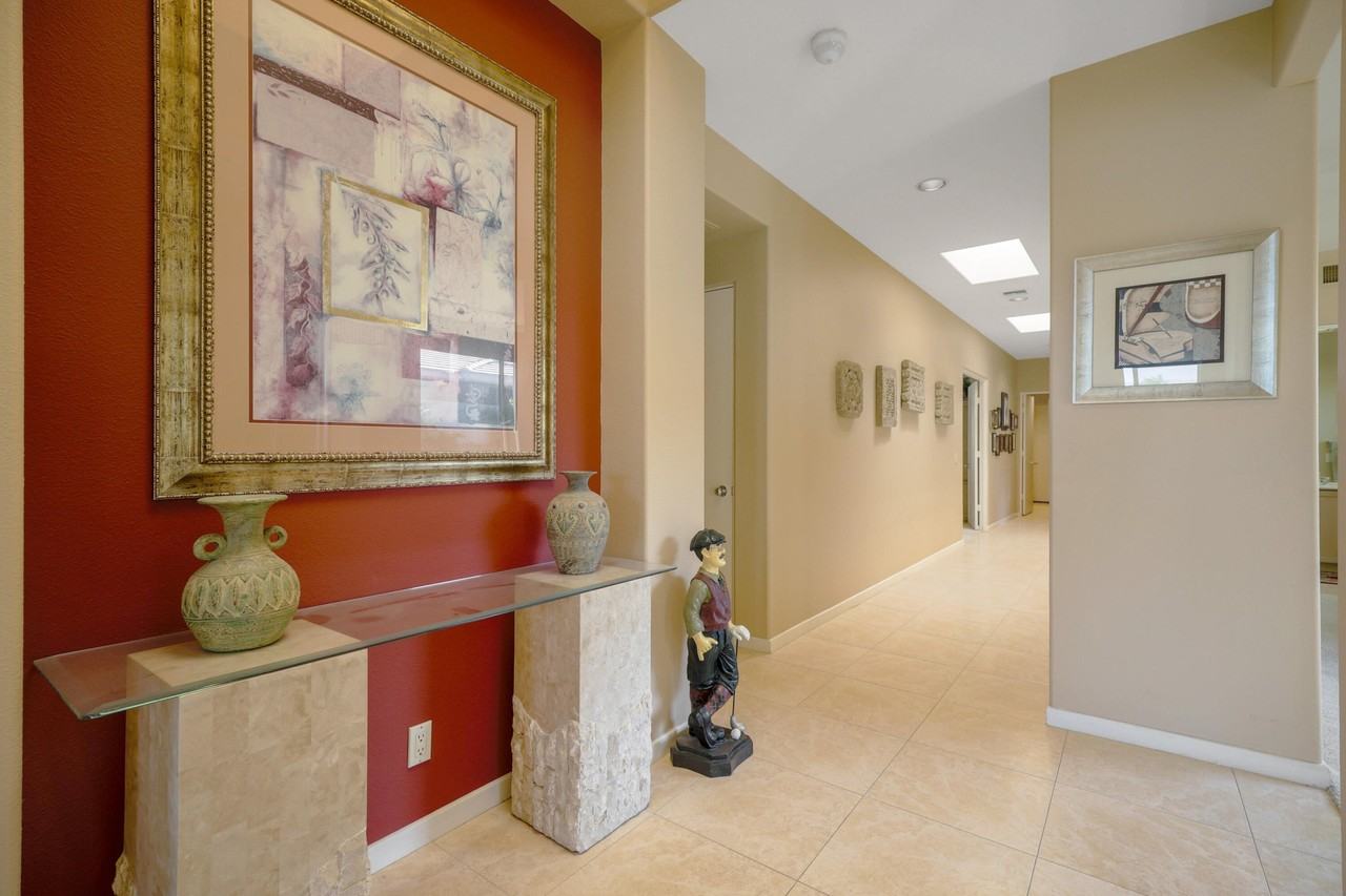 496 Desert Holly Dr - Photo 5 of 26