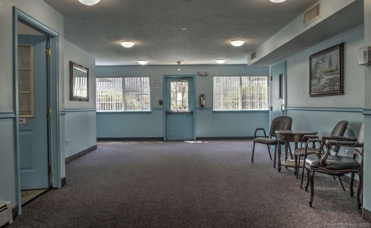 256 Peck Ln - Photo 2 of 11