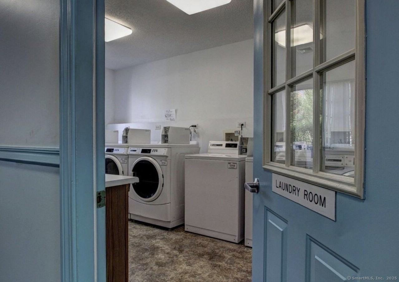 256 Peck Ln - Photo 6 of 11