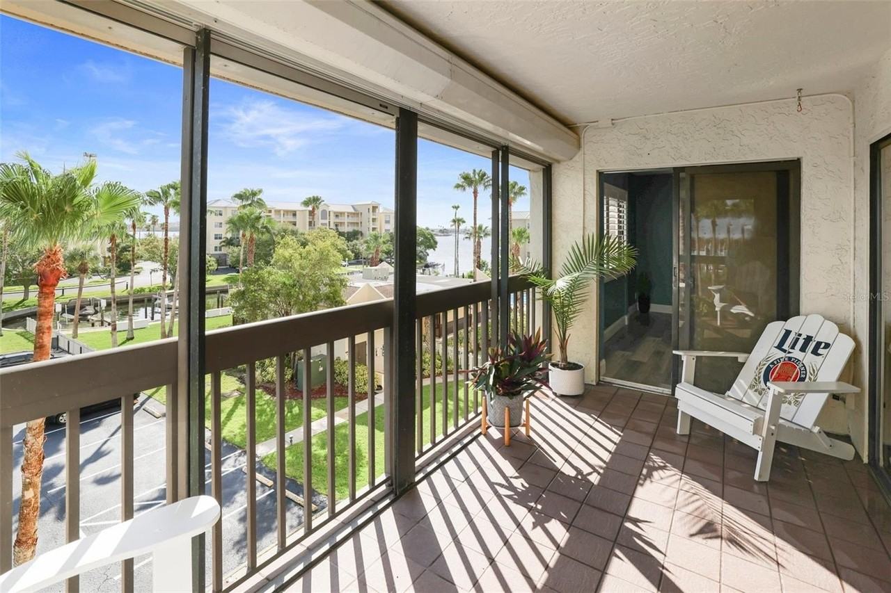 401 150th Ave - Photo 7 of 50