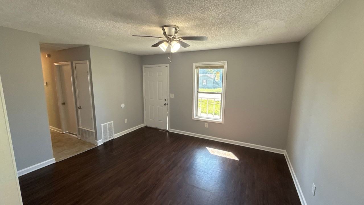 80 Otsego Dr - Photo 5 of 11