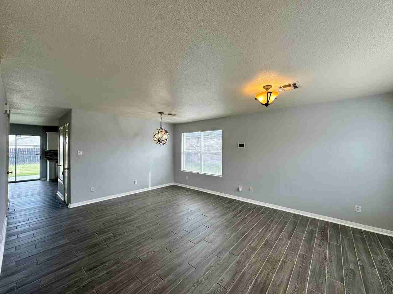 2602 Buccaneer Dr - Photo 2 of 32