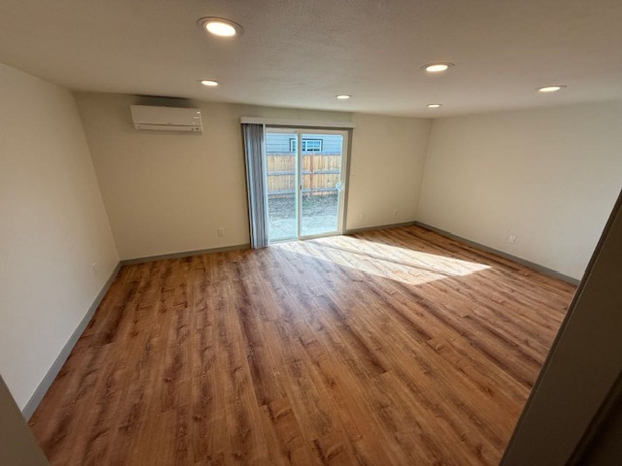 722 Nw Walnut Blvd - Photo 2 of 19